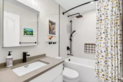 Laundry Room Photo of 11683 202a Street, Maple Ridge, BC