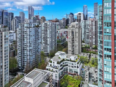 Garden / Landscaping Photo of 403 988 Richards Street, Vancouver, BC