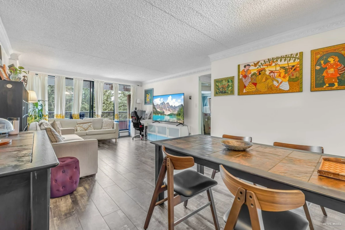 Living Room Photo of 503 6595 Willingdon Avenue, Burnaby, BC