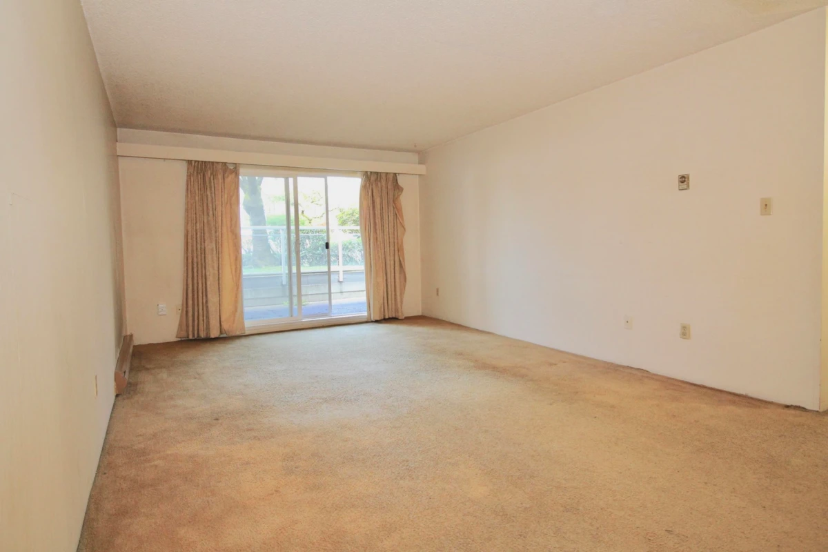 Dining Area Photo of 109 550 Royal Avenue, New Westminster, BC