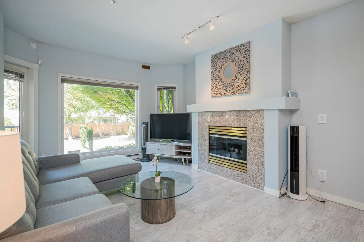 Family Room Photo of 114 10320 156 Street, Surrey, BC