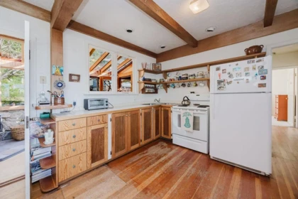 Breakfast Nook Photo of 466 Central Avenue, Gibsons, BC