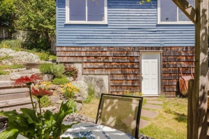Front Yard Photo of 466 Central Avenue, Gibsons, BC