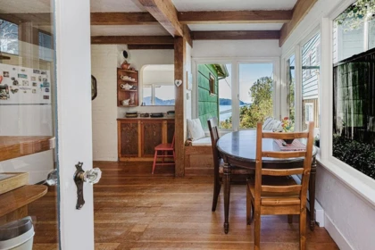 Kitchen Island Photo of 466 Central Avenue, Gibsons, BC