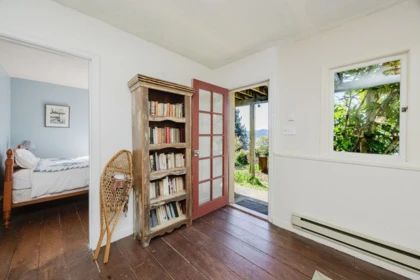 Mudroom Photo of 466 Central Avenue, Gibsons, BC