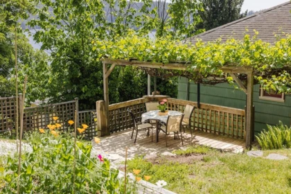 Outdoor Patio Photo of 466 Central Avenue, Gibsons, BC