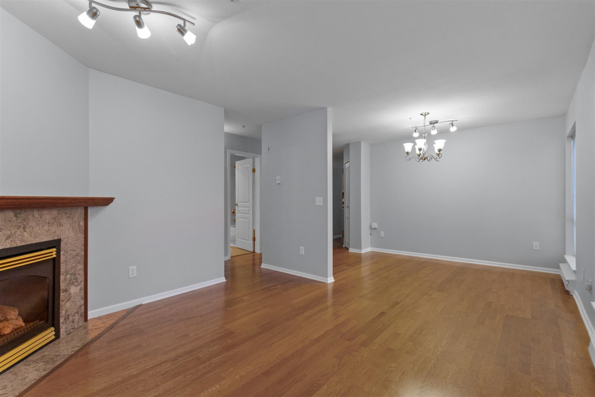 Dining Area Photo of 201 4688 W 10th Avenue, Vancouver, BC