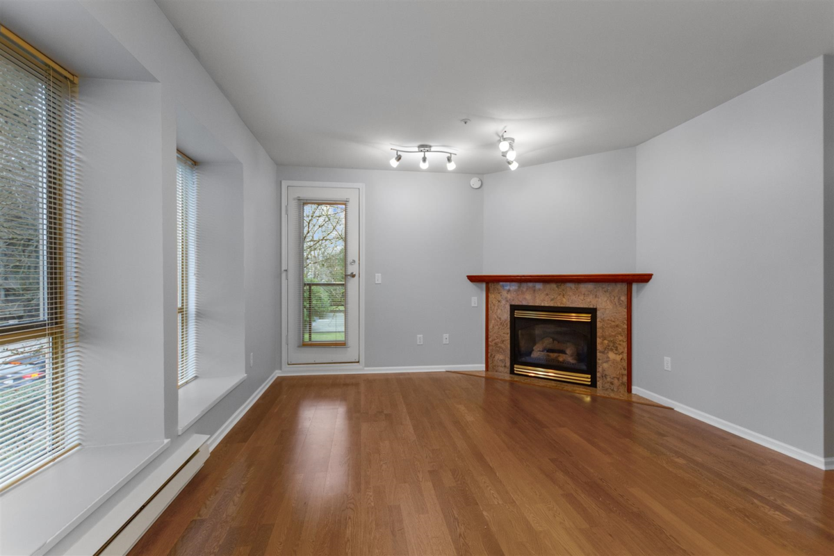 Living Room Photo of 201 4688 W 10th Avenue, Vancouver, BC