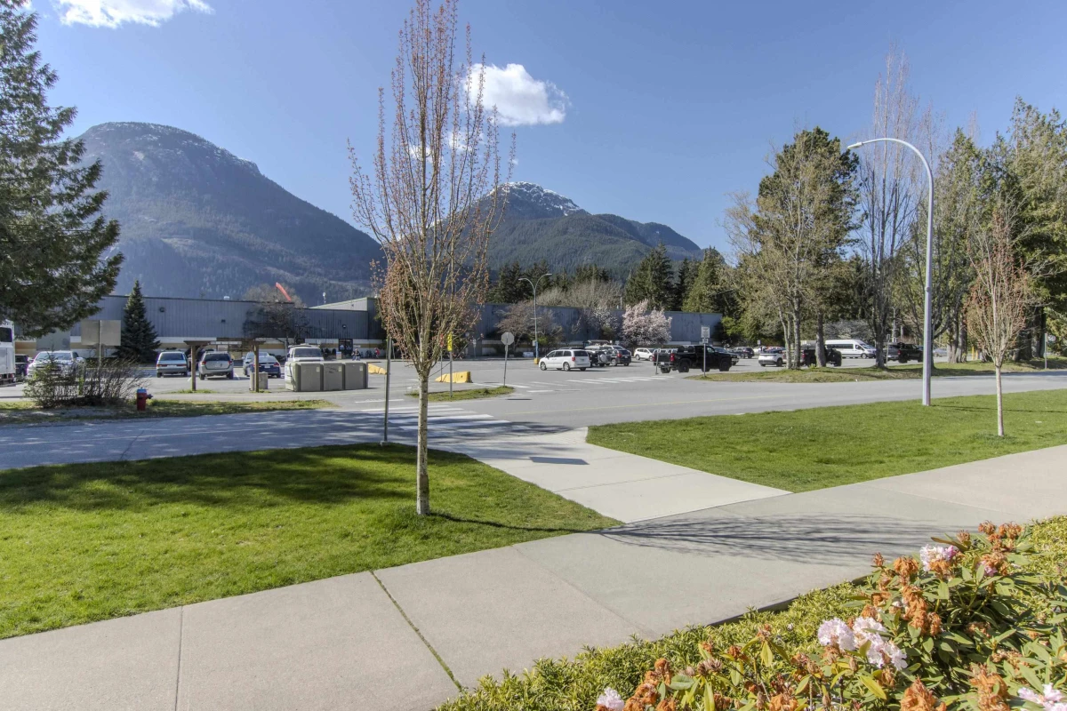 Living Room Photo of 50 39548 Loggers Lane, Squamish, BC