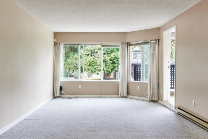Entry Foyer Photo of 113 9635 121 Street, Surrey, BC