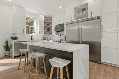 Kitchen Island Photo of 2 46248 Kermode Crescent, Chilliwack, BC