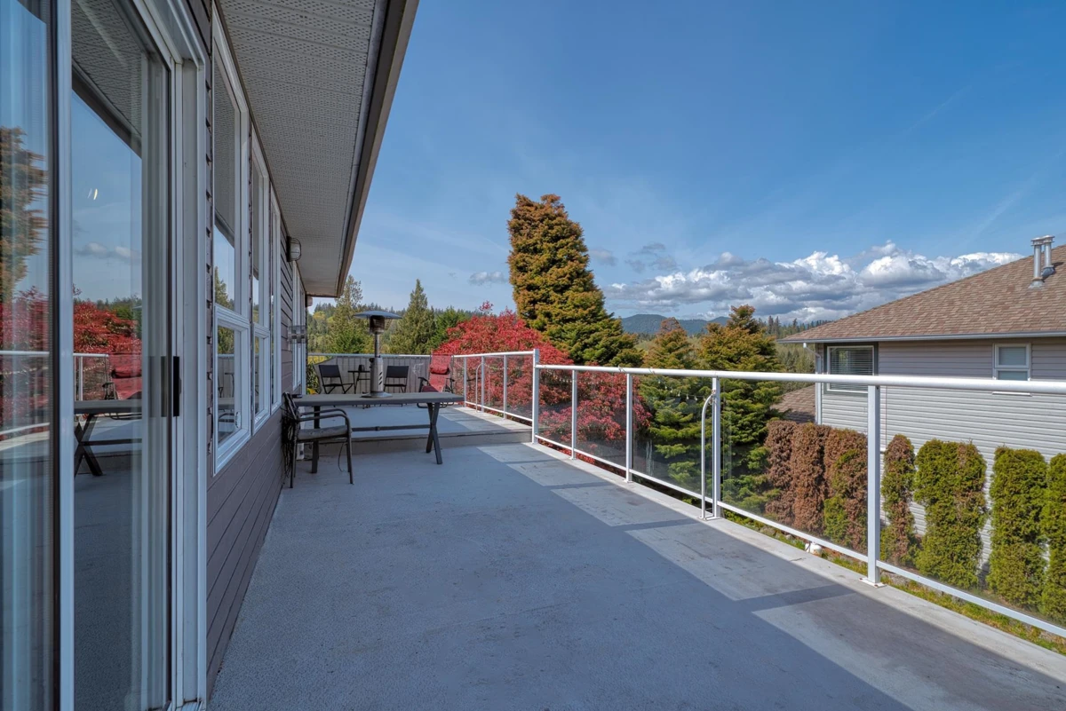 Family Room Photo of 5796 Trail Avenue, Sechelt, BC