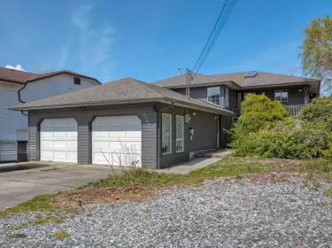 5796 Trail Avenue, Sechelt, BC, Sechelt — Single Family Residence for sale
