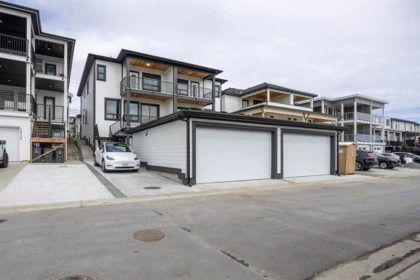 Community Amenities Photo (Clubhouse) of 16730 16 Avenue, Surrey, BC