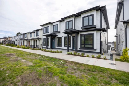 16730 16 Avenue, Surrey, BC, Surrey — Half Duplex for sale