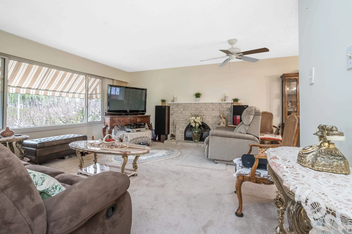 Living Room Photo of 26853 Alder Drive, Langley, BC