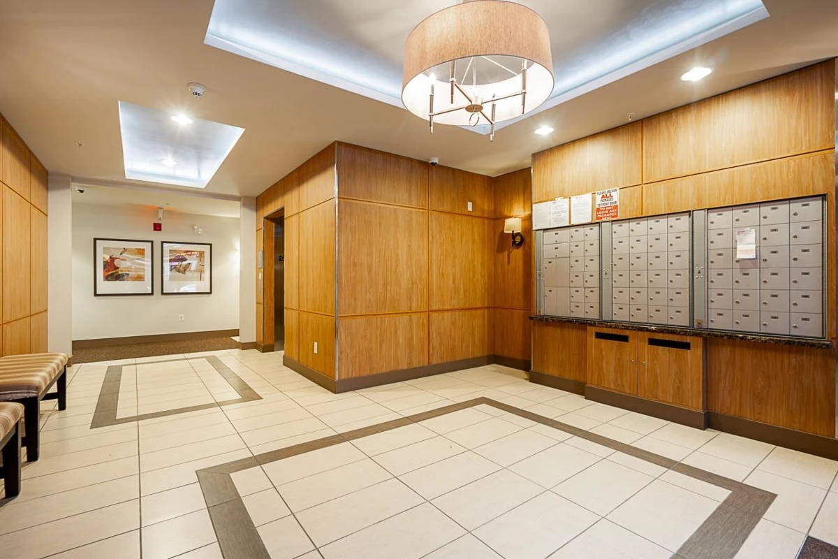 Kitchen Photo of 107 6500 194 Street, Surrey, BC