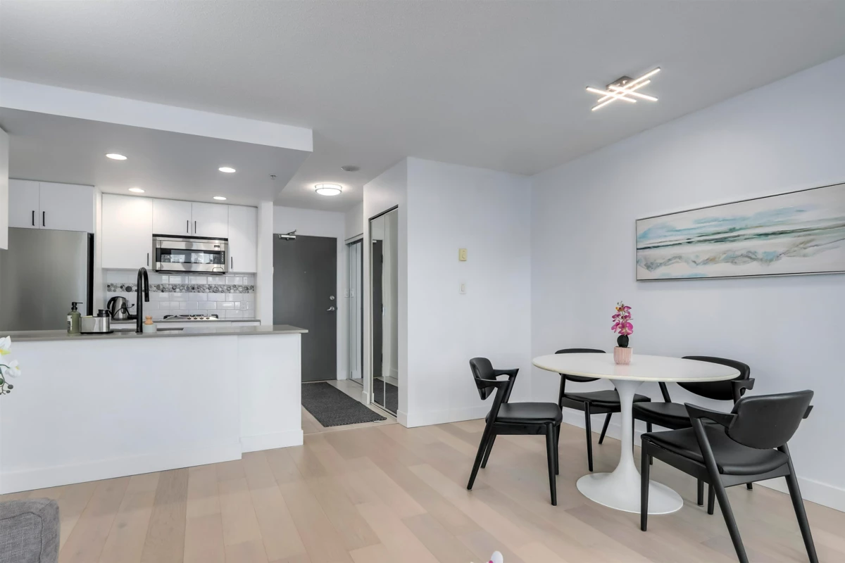 Dining Area Photo of 805 550 Pacific Street, Vancouver, BC