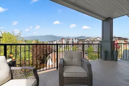 Garage Interior Photo of 306 45630 Spadina Avenue, Chilliwack, BC