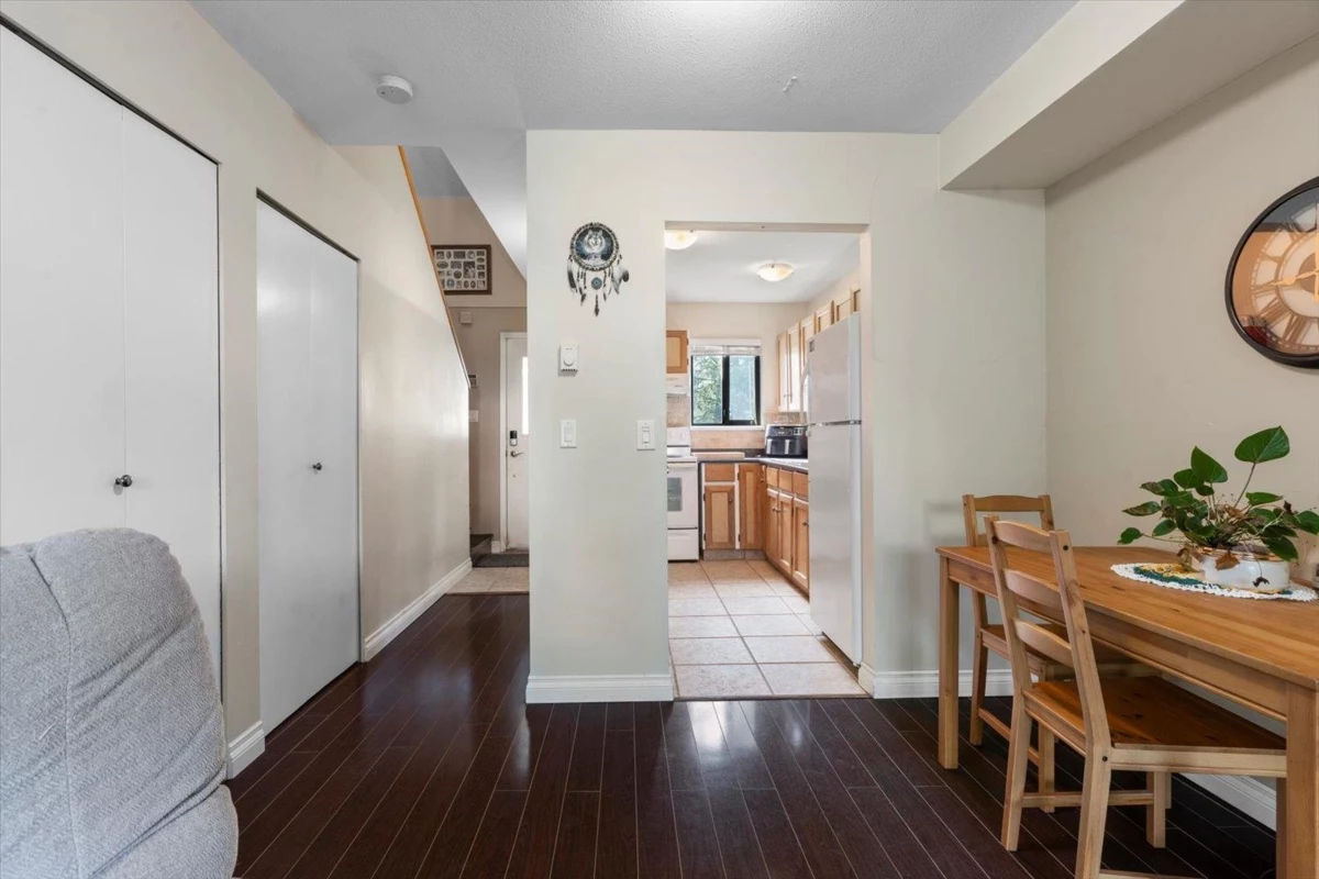 Dining Area Photo of 14 6609 138 Street, Surrey, BC