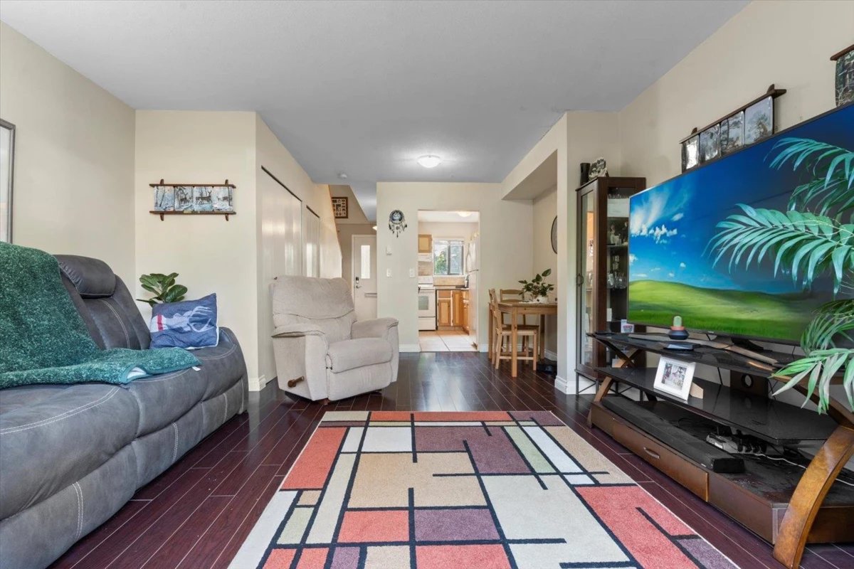 Family Room Photo of 14 6609 138 Street, Surrey, BC