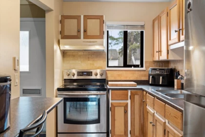 Kitchen Island Photo of 14 6609 138 Street, Surrey, BC
