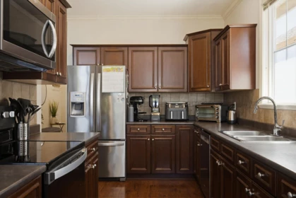 Kitchen Island Photo of 53 6577 Southdowne Place, Chilliwack, BC