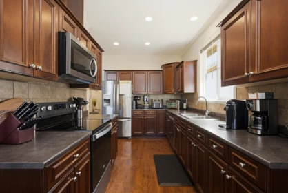 Kitchen Photo of 53 6577 Southdowne Place, Chilliwack, BC