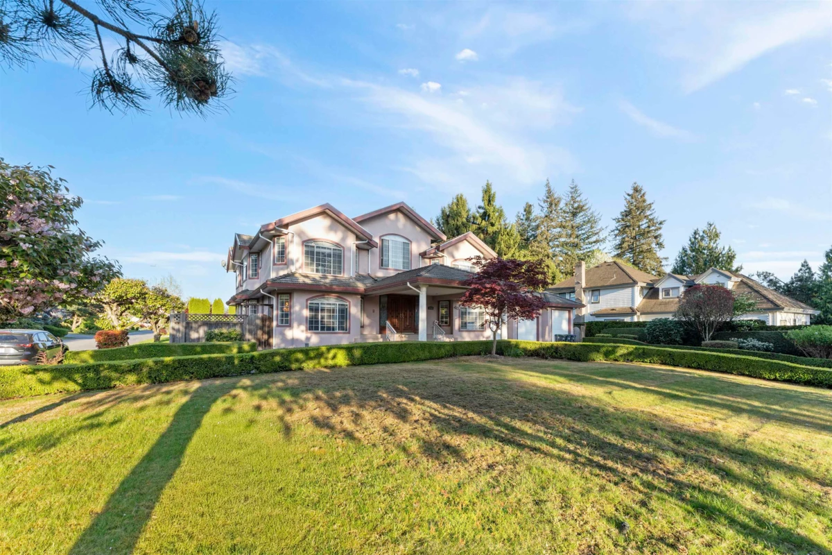 Living Room Photo of 5748 126 Street, Surrey, BC