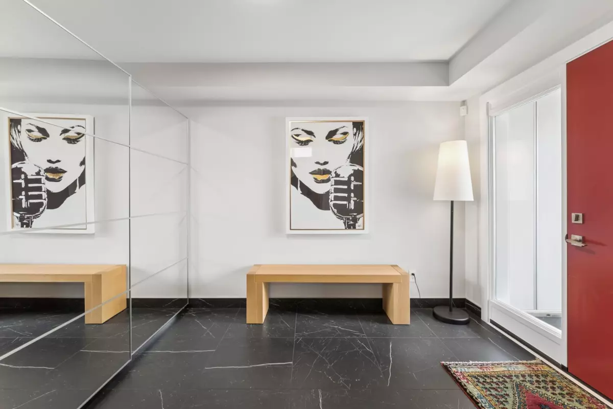 Family Room Photo of 956 Kent Street, White Rock, BC