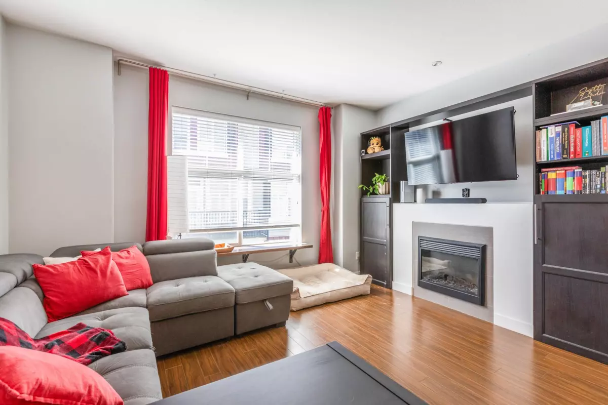 Family Room Photo of 19 18211 70 Avenue, Surrey, BC