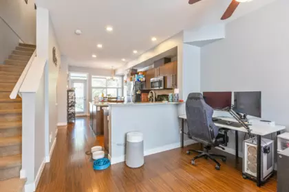 Kitchen Photo of 19 18211 70 Avenue, Surrey, BC