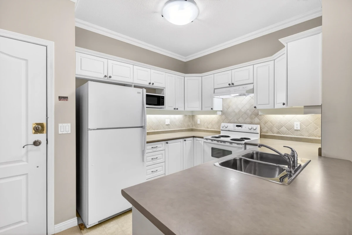 Dining Area Photo of 201 1685 152a Street, Surrey, BC