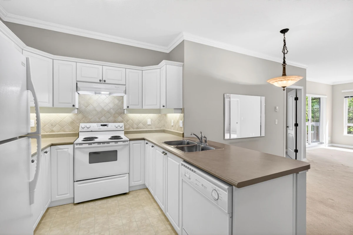 Family Room Photo of 201 1685 152a Street, Surrey, BC