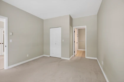 Entry Foyer Photo of 201 1685 152a Street, Surrey, BC