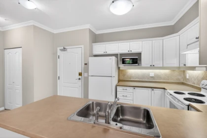 Kitchen Island Photo of 201 1685 152a Street, Surrey, BC