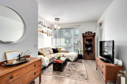 320 723 W 3rd Street, North Vancouver, BC, North Vancouver — Apartment/Condo for sale