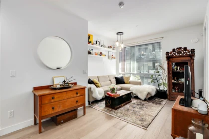 320 723 W 3rd Street, North Vancouver, BC, North Vancouver — Apartment/Condo for sale