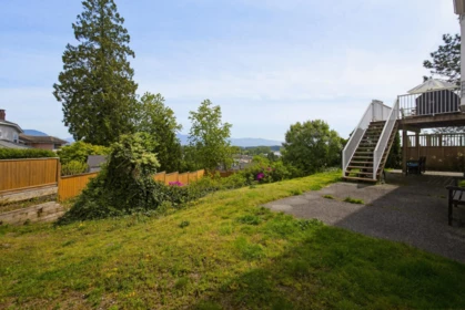 Garden / Landscaping Photo of 2165 Tower Court, Port Coquitlam, BC