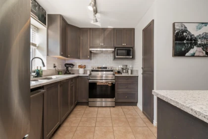 Kitchen Island Photo of 9 45740 Thomas Road, Chilliwack, BC