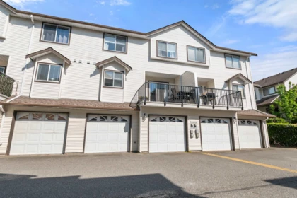 Swimming Pool Photo of 9 45740 Thomas Road, Chilliwack, BC