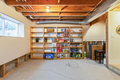 Hallway Photo of 6880 190 Street, Surrey, BC