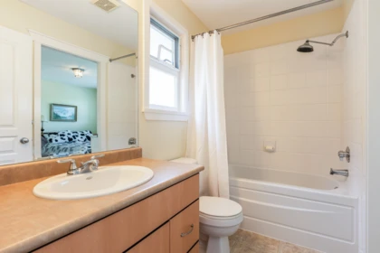 Laundry Room Photo of 6880 190 Street, Surrey, BC