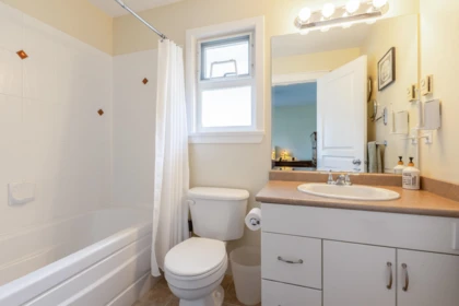 Office / Den Photo of 6880 190 Street, Surrey, BC