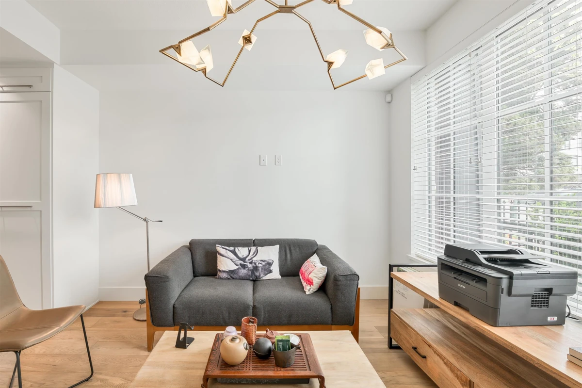 Dining Area Photo of 7331 Granville Street, Vancouver, BC