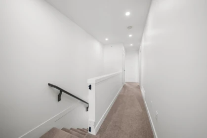Entry Foyer Photo of 468 46150 Thomas Road, Chilliwack, BC