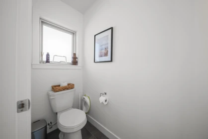 Laundry Room Photo of 468 46150 Thomas Road, Chilliwack, BC