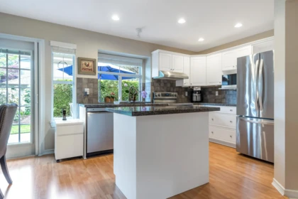 Entry Foyer Photo of 55 15860 82 Avenue, Surrey, BC