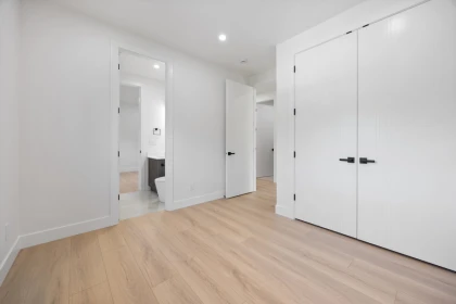 Mudroom Photo of 1 6037 Service Street, Burnaby, BC