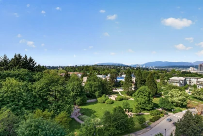 Garden / Landscaping Photo of 1401 280 Ross Drive, New Westminster, BC